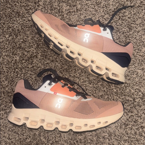 On Cloudstratus V2 Womens Road Running Shoes - Picture 10 of 14